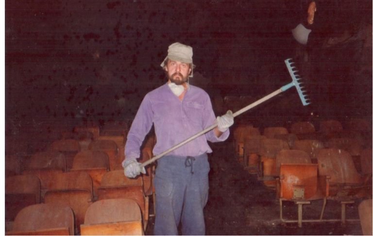 فرانسوا ابو سالم اول يوم عمل في المسرح عام 1983